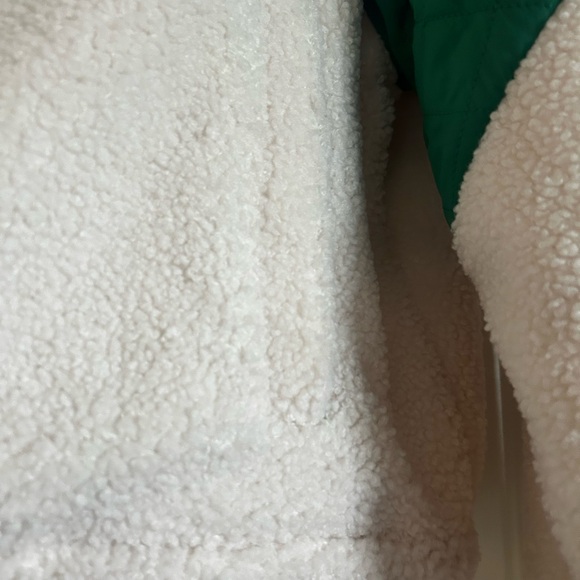 aerie Cream Sherpa Jacket with Green Quilted Shoulders - Picture 13 of 14